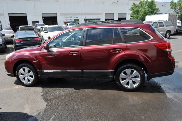 2012 Subaru Outback 2.5i Premium AWD - $5,99563616513482627122