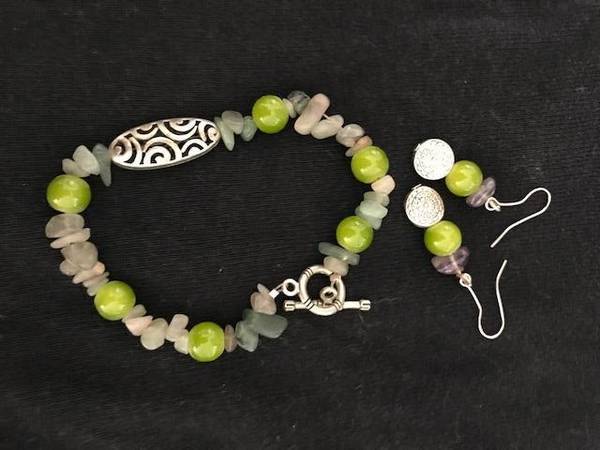 NEW JEWELRY SET (BRACELET & EARRINGS) 1