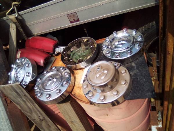 Ford and dodge center caps 1