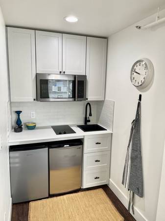 $988 / 202ft2 - Hardwood Floors, On-Site Maintenance, Laundry Facility (1520 N Oregon Ave, Pasco, WA)63624280607745123