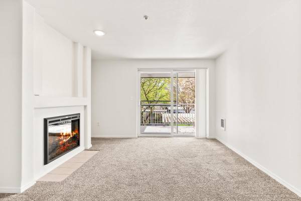 $1,515 / 1br - 659ft2 - 1 Bedroom  , 1 Bathroom  with Up to 6 Weeks Free! Limited Time! (Rock Creek)64039056687234120