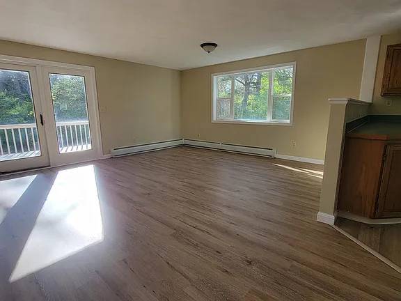 $1,450 / 3br - 2240ft2 - Beautiful Private three bedroom, two full bath house (North Kingstown)64002828501507124