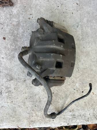 2005 Nissan Frontier Front driver side Brake Caliper 1