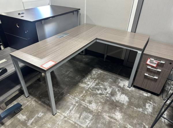 L-Shape Office Desk In Driftwood Gray 1