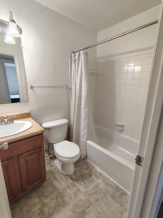 $1041.00 / 2br - 840ft2 - Rivermont Area 2 Bed / 1.5 Bath Unit in Lynchburg, VA - Available 10/163851968175745124
