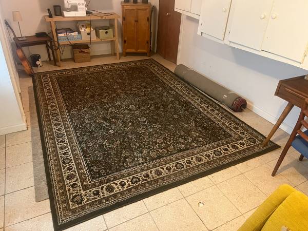 11 ft x 8ft wool rug 1