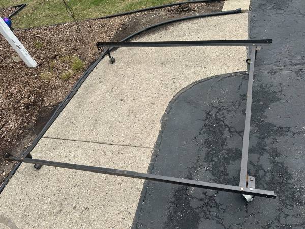Bed Full Size Double Folding Metal Frame on Caster 1