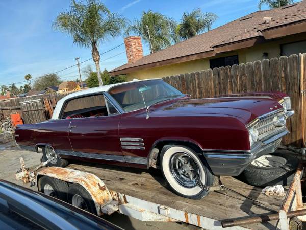 1964 Buick Wildcat @ swap meet 1