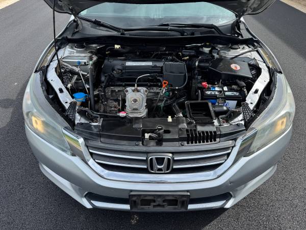 2014 HONDA ACCORD LX SEDAN 2 DUEÑOS 6 VELOCIDADES MANUAL 250,000 millas - $3,900 (Severn)63616290108675121