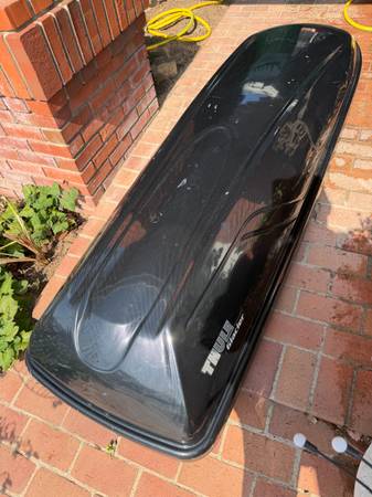 Thule Glacier Rooftop Cargo Box 1