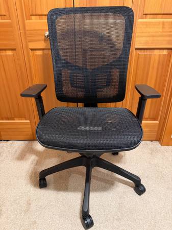 Staples Kroy ergonomic office chair 1