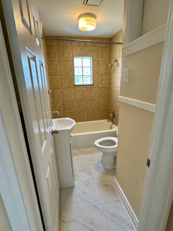 $875 / 2br - 2 Bedroom apt close to walking path at Ritter Park (Ritter Park)63989521164418122
