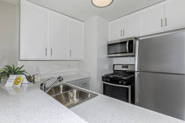 Breakfast Bar, Separate Dining Areas, Courtesy Patrol 1