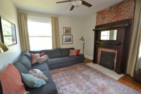 $1,995 / 3br - 1250ft2 - 01E-2:  Hab. 3 dorm. 2 bañ. en edif. familiar doble (NORWOOD/ Hyde Park cerca)63974472294658123