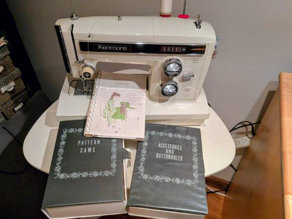 Sewing machine with lotsa options 1