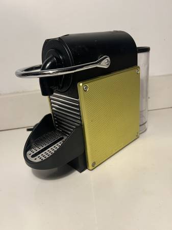 Nespresso Pixie Espresso Machine 1