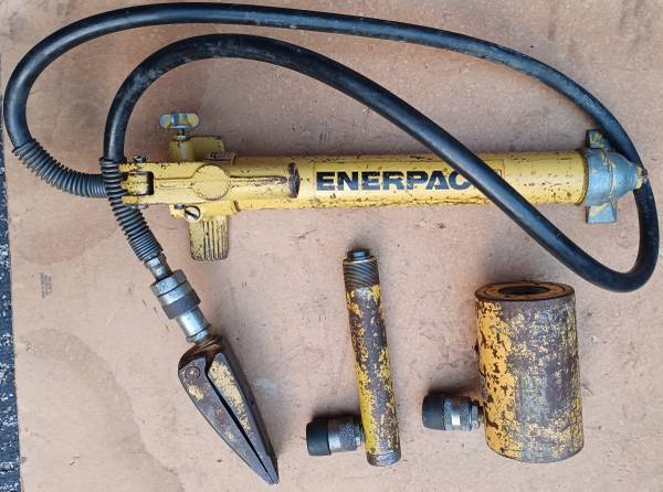 Enerpac Hydraulic Pump P-39 & Cylinder Set 1