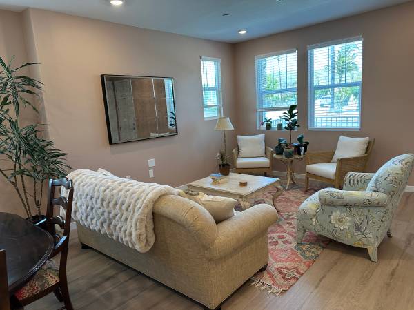 $1,100 / 4br - Room in Midtown (Ventura)63800428418561121