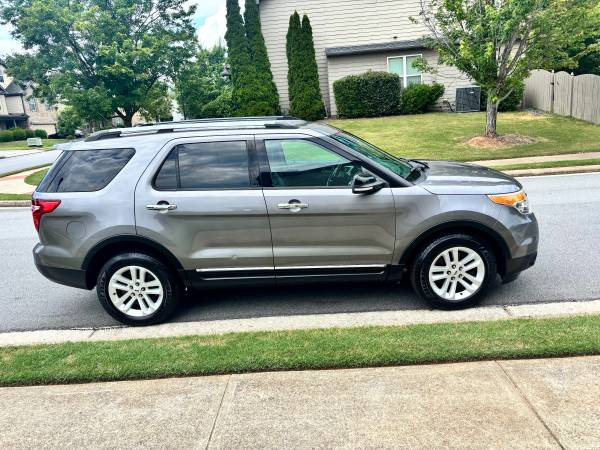 Ford Explorer 2013 - $5,50063612691385729123
