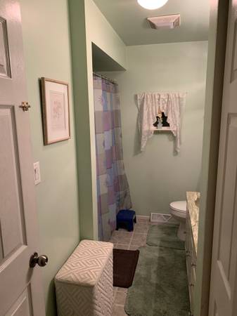 $600 / 1br - 144ft2 - Room for rent in my Highland, Indiana home (Highland)63898601422467123