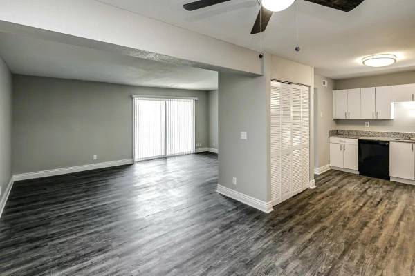$985 / 1br - 652ft2 - Selected, On-Site Maintenance, Plank Flooring, Walk-In Closets63968760234115120