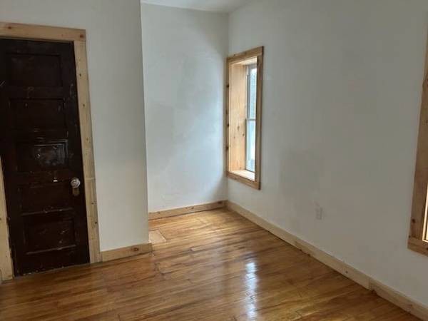 $1,050 / 1br - 364 S Main Hardwick $1050/Month - Avail 9/1/2563992935173890122