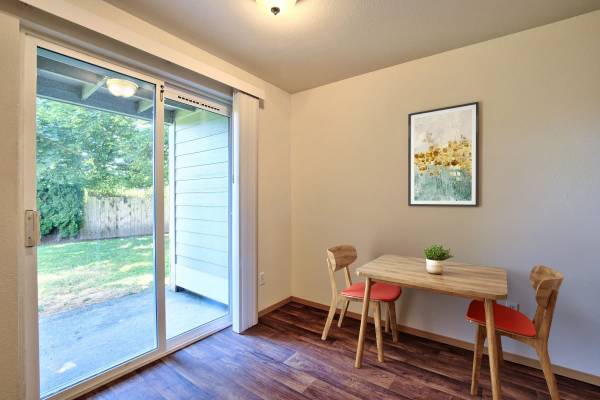 $1,364 / 2br - 725ft2 - Close to Restaurants, Close to Shopping, On-Site Management (4290 Addy Street, Washougal, WA)63845978138241120