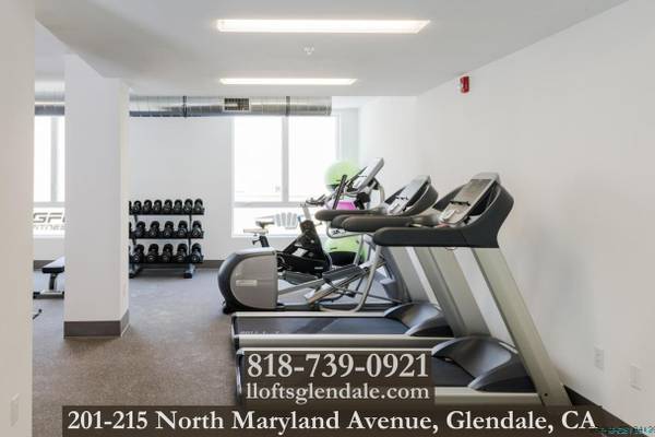 Recessed Lights ^ Luxury Studio LOFT in Glendale ^ Front-Loading W/D 1