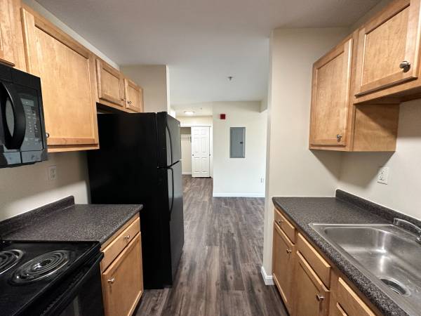 $1,980 / 2br - 853ft2 - WOW-Pet Friendly apartment living awaits at this convenient location!! (20 Sentinel Ct Manchester , NH)63931657861890124