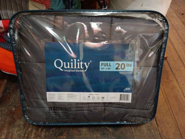 NEW 20 lbs weighted blanket - full size 60 x 80 1