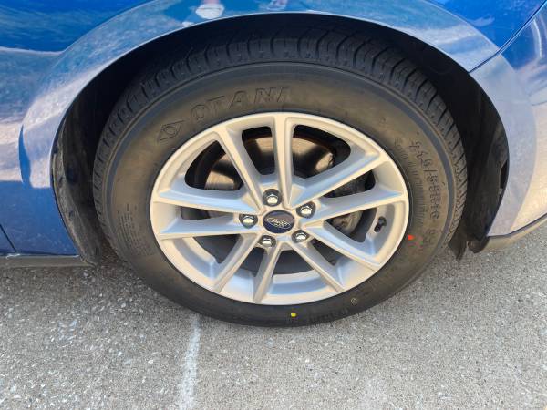 2018 FORD FOCUS SE - $4,650 (St. Charles)63621403142145123