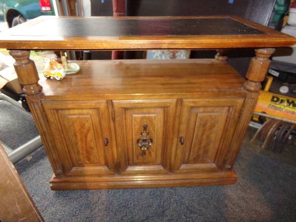 TV STAND WITH STORAGE 1