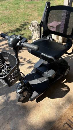 Pride Mobility Scooter GoGo Ultra 1