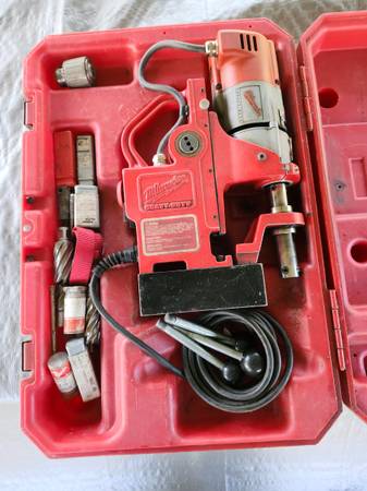 Milwaukee Magnetic Drill w/ Several Bits 1