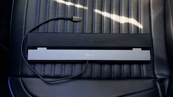 j5create USB-C Triple Display Docking Station 1