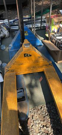 Pallet Jacks 1