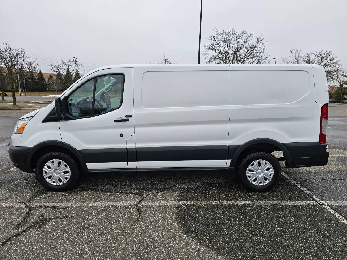 2015 Ford Transit 250 ONLY 86k mil