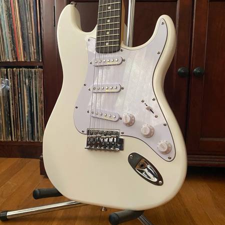 Fender Strat for trade or sale 1