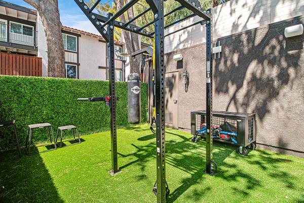 $2,565 / 1br - 756ft2 - Private One bedrooms available! (TO)63668271223681123