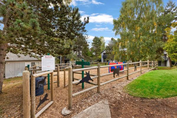 $2,495 / 3br - 1206ft2 - Acógete este otoño con 4 semanas GRATIS en Cascade Ridge Apartments (1206 NW Tahoe Lane, Silverdale, WA 98383)63850637802755123