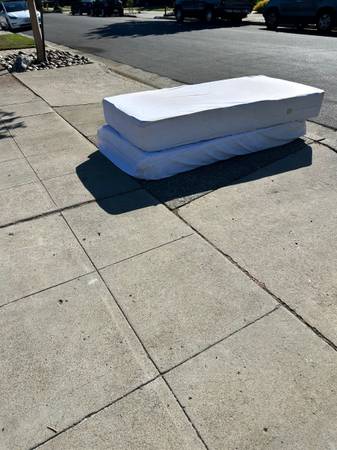 Mattress 2  twin  twin xl 1
