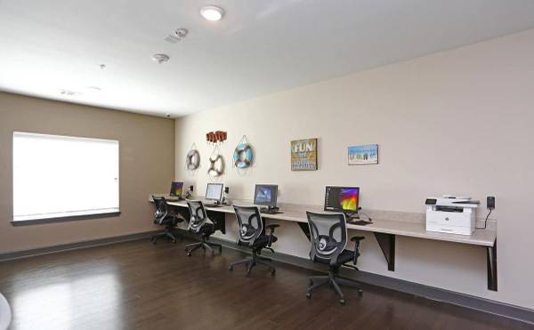 $1,332 / 2br - 971ft2 - Built-In Microwaves*, Spacious Walk-in Closets, On-Site Laundry Room63796477154945124