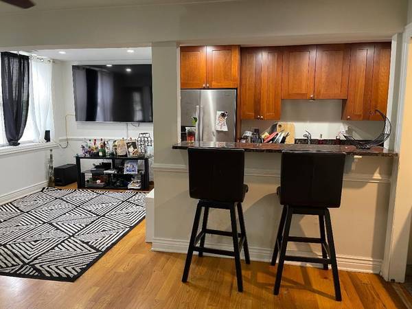 $1,800 / 2br - 1100ft2 - 2BR Rogers Park (Rogers Park)63898601790211121