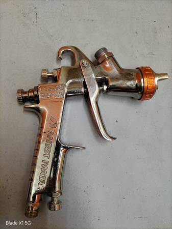 IWATA LPH-400 ORANGE CAP spray gun 1