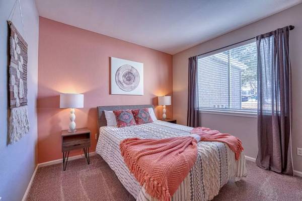 $2,172 / 2br - 982ft2 - The home you've always wanted: Spacious 2 BR awaits. (Highlands Ranch)63679424238593120