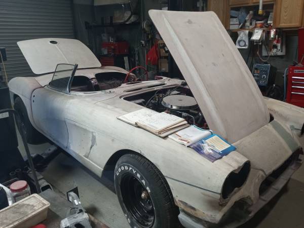 corvette 1961 - $28,000 (Staten Island)63614180563201121