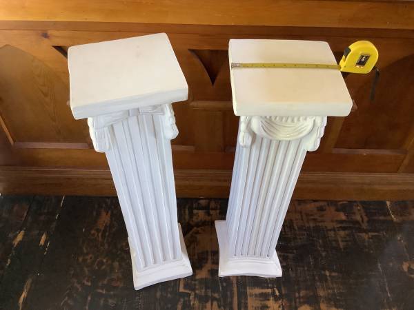 Cast plaster pillars 1