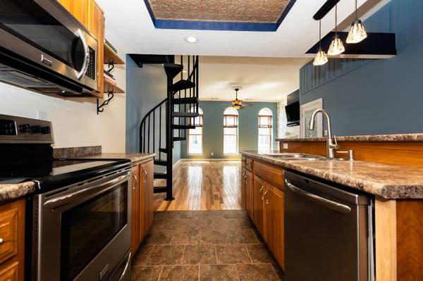 $1500.00 / 1br - 15000ft2 - ¡Gema en el centro de Muncie! Disponible por $1500/mes63680211355265123