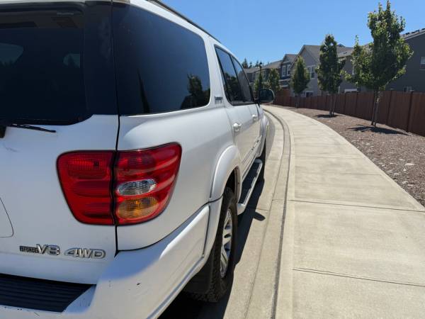 Sequoia Toyota 2003 - $8,700 (Puyallup)63623096804737124