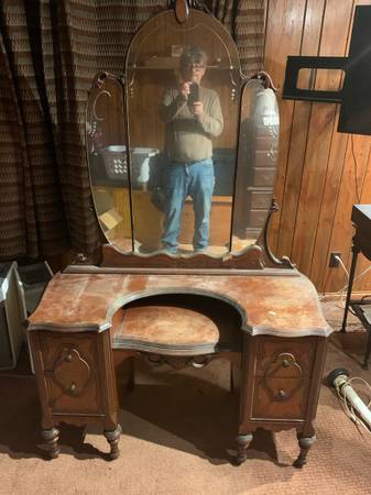 Antique make up table 1
